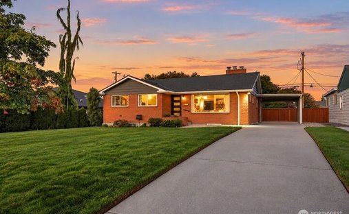 House in Everett, Washington, United States 1
