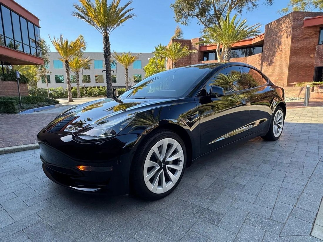 Sedan in Riverside, CA, United States 3 - 18913857