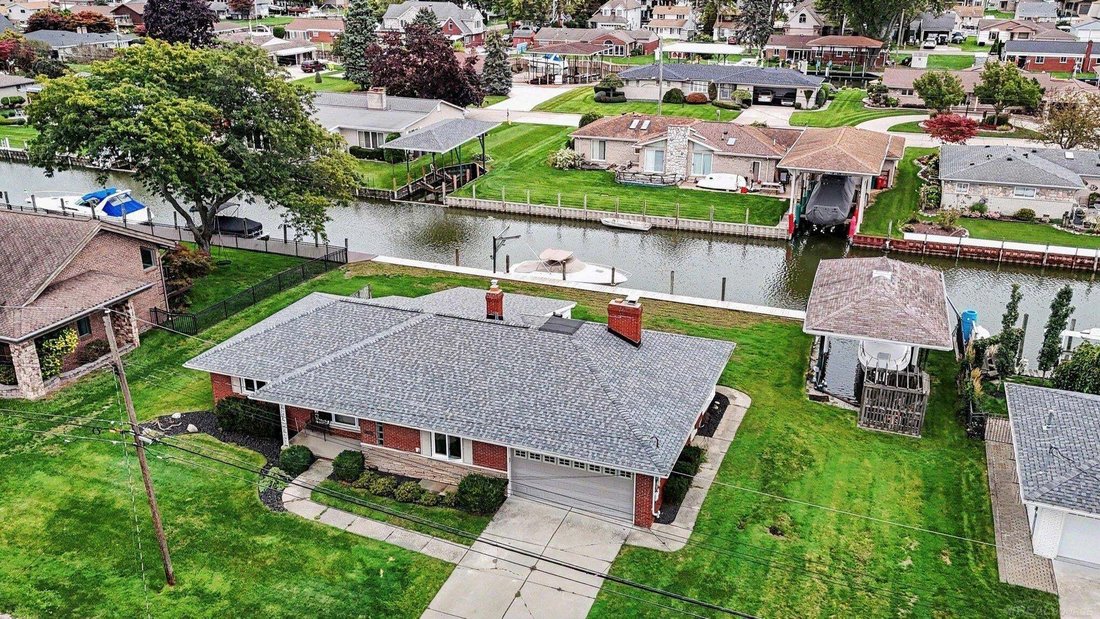 House in Mount Clemens, Michigan, United States 2 - 18906559