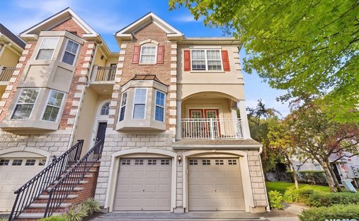 Townhouse in Secaucus, New Jersey, United States 1