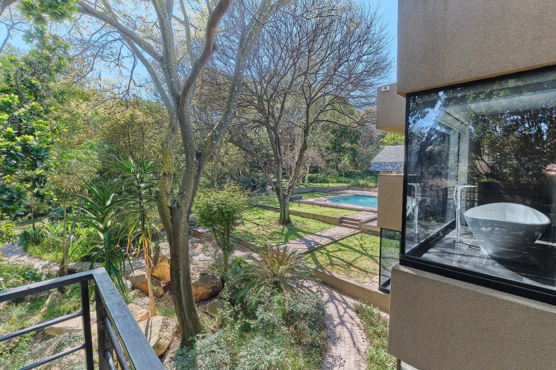 House in Bryanston, Gauteng, South Africa 4 - 18906456