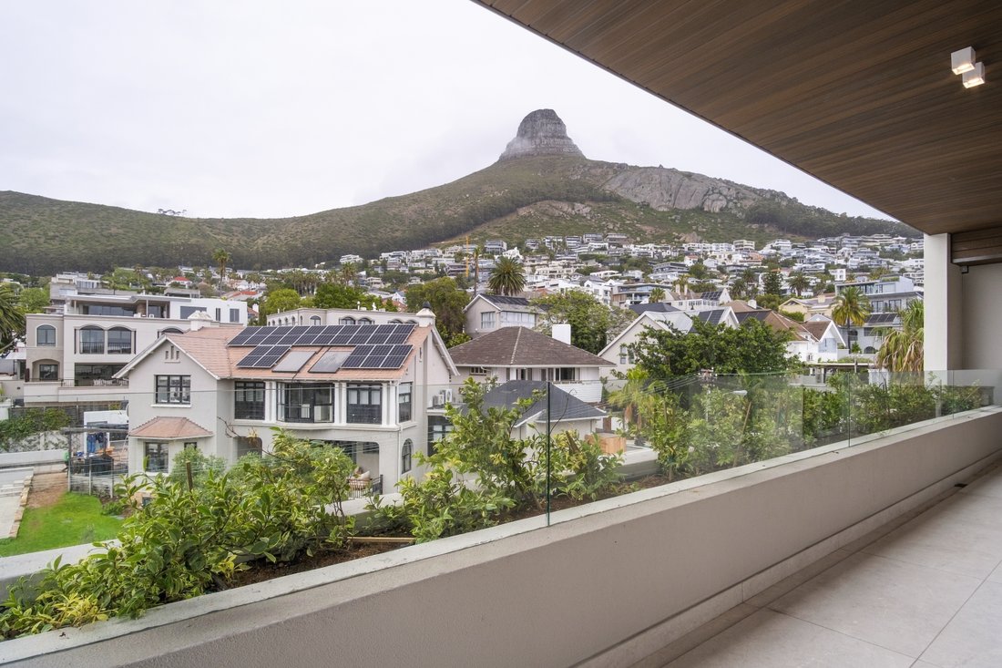 Apartment in Fresnaye, Atlantic Seaboard, Cape Town 2 - 18908133