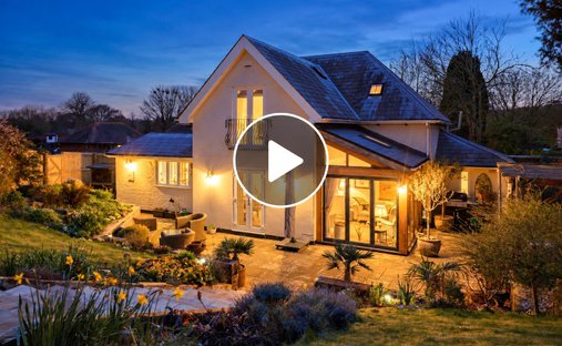 House in Tarrant Monkton, England 1