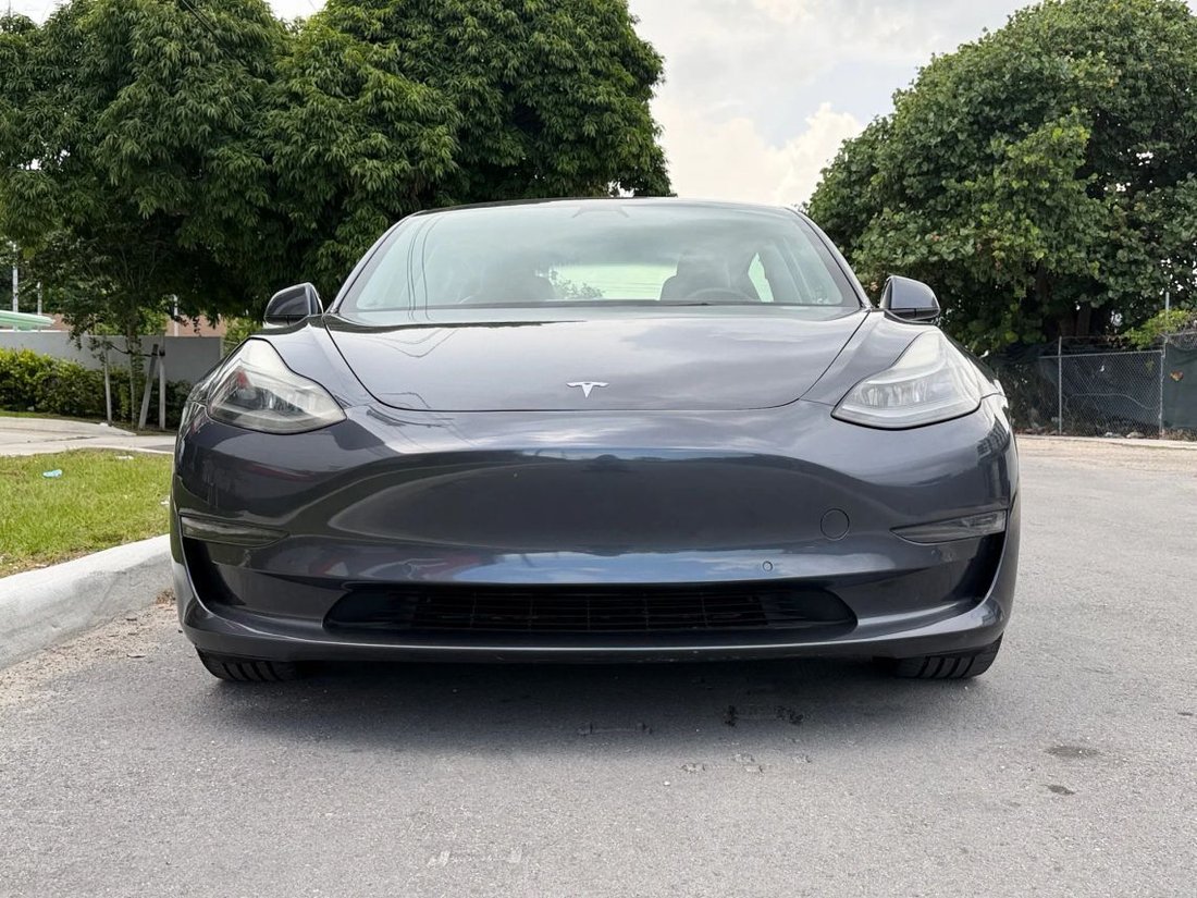 Sedan in Miami, FL, United States 2 - 18912015