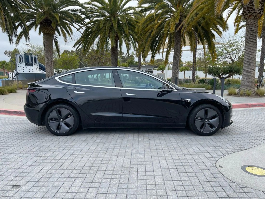Sedan in Riverside, CA, United States 5 - 18913841