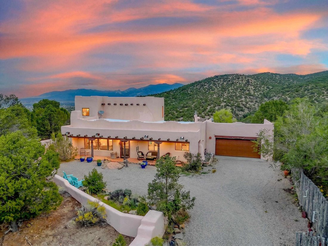 House in Ranchos de Taos, New Mexico, United States 1 - 18888373