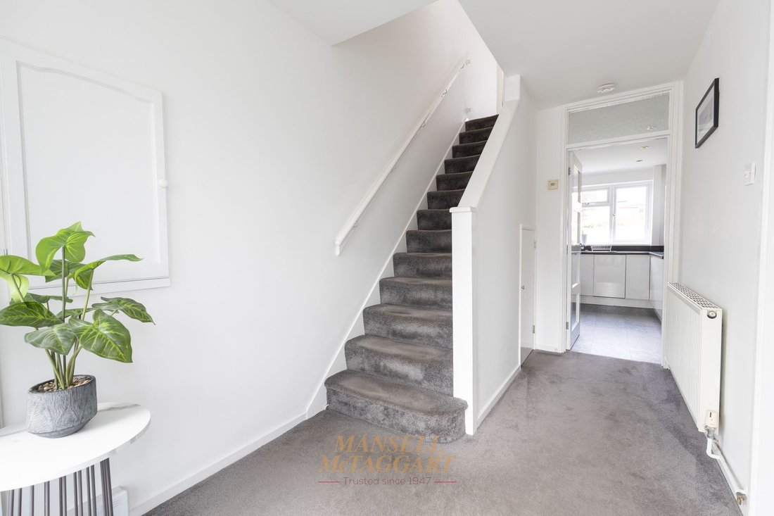 Haus in Furnace Green, Crawley, England 3 - 18907457