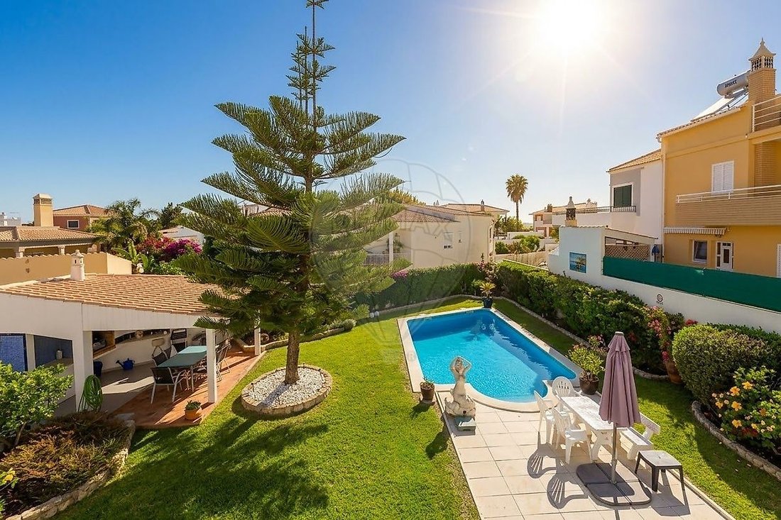 Villa in Alcantarilha, Algarve, Portugal 1 - 18914147