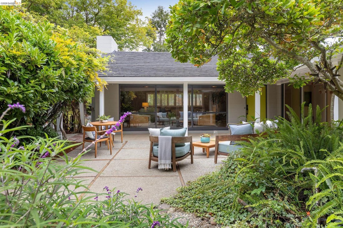 House in Oakland, California, United States 1 - 18909447