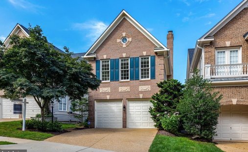House in Potomac Falls, Virginia, United States 1