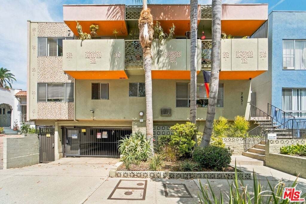 Los Angeles, California, United States 2 - 18908879