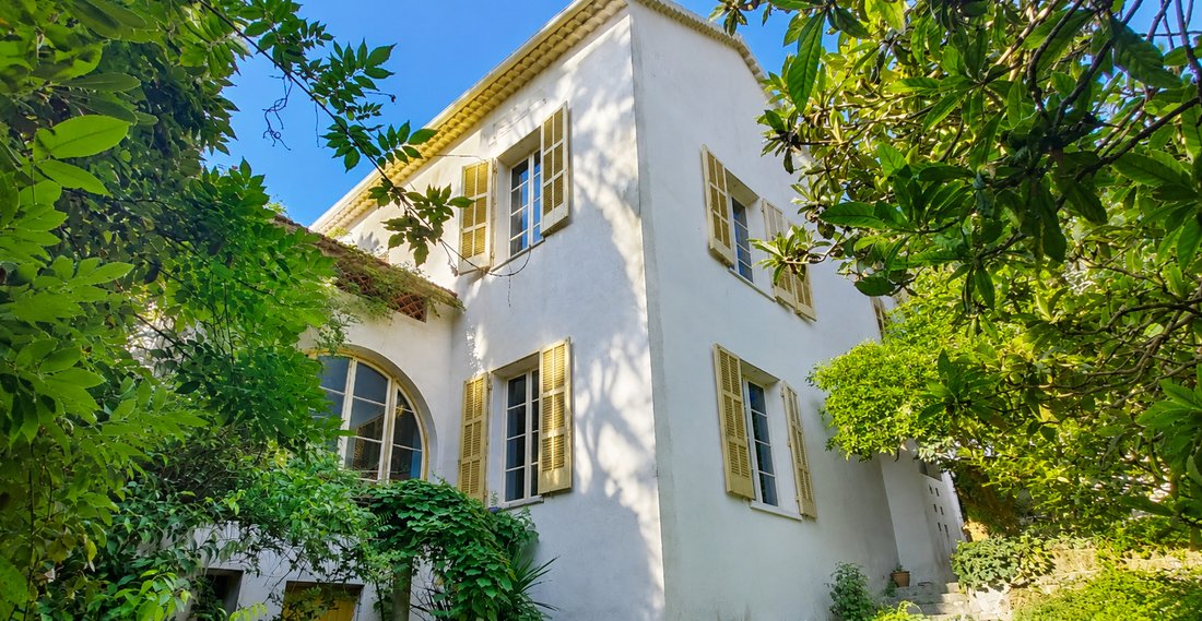 Villa in Menton, Provence-Alpes-Côte d'Azur, France 2 - 18911655