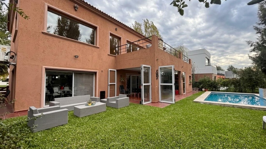 Haus in Esteban Echeverría, Provinz Buenos Aires, Argentinien 1 - 18905297