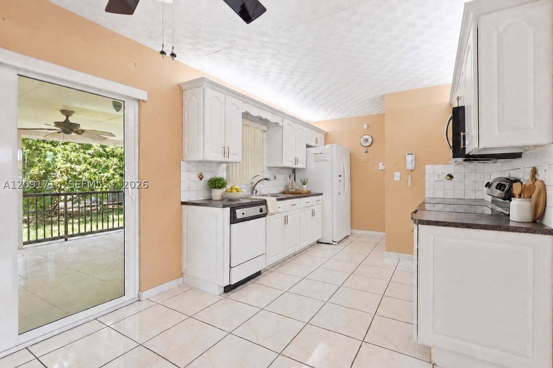 House in Miami, Florida, United States 5 - 18909736
