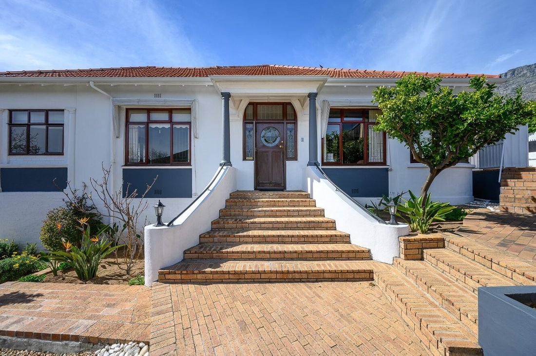 House in Oranjezicht, City Bowl, Cape Town 1 - 18908138