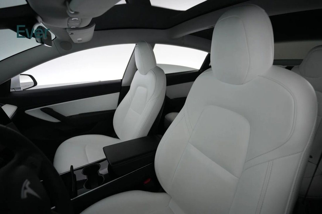 Sedan in San Francisco, CA, United States 4 - 18614237