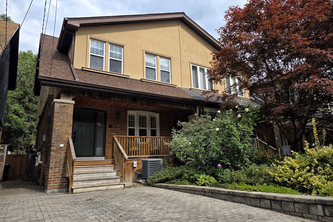 House in Toronto, Ontario, Canada 1 - 18912263