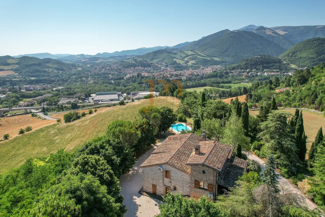Villa en Cagli, Marcas, Italia 2 - 18907679