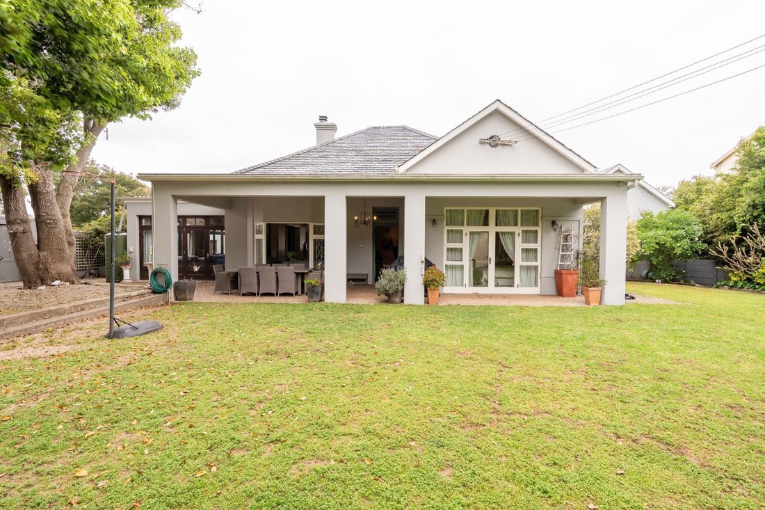 House in Wynberg, Southern Suburbs, Cape Town 4 - 18909051