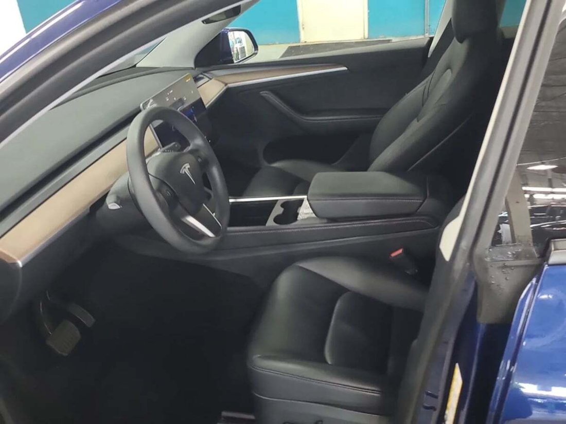 Suv in Newport Beach, CA, United States 5 - 18913914