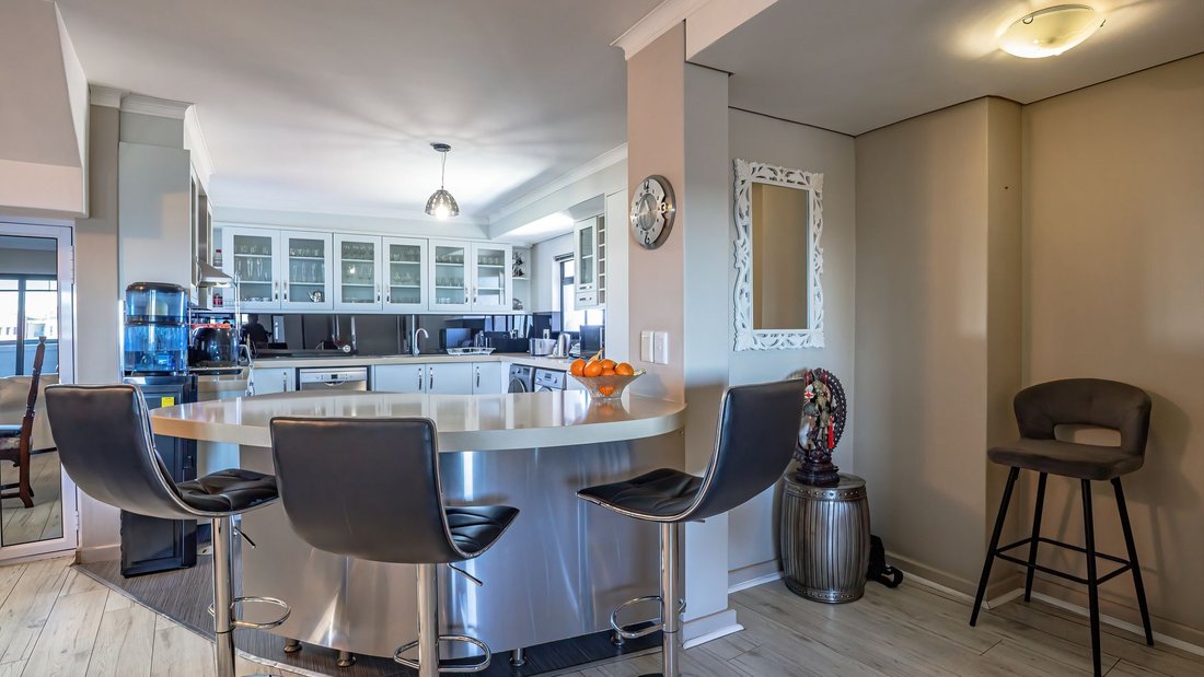 Penthouse in Sea Point, Atlantic Seaboard, Cape Town 2 - 18915225