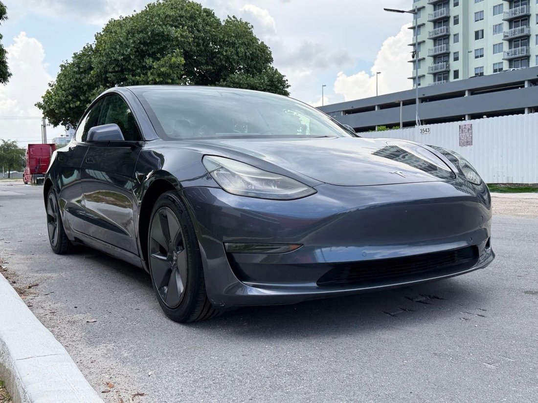 Sedan in Miami, FL, United States 3 - 18912015