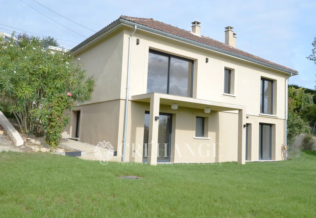 House in Le Port-Marly, Ile-de-France, France 1 - 18111536