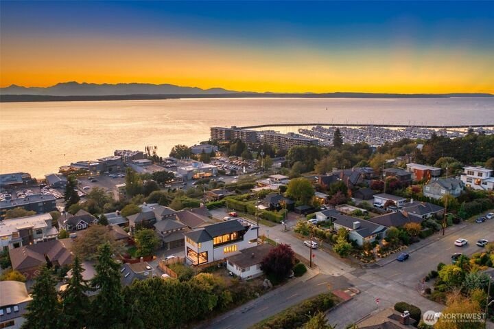 House in Seattle, Washington, United States 1 - 18918634