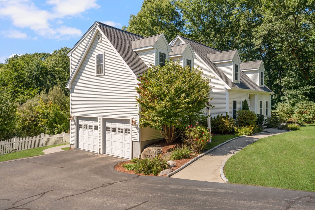 North Attleborough, Massachusetts, United States 3 - 18921849