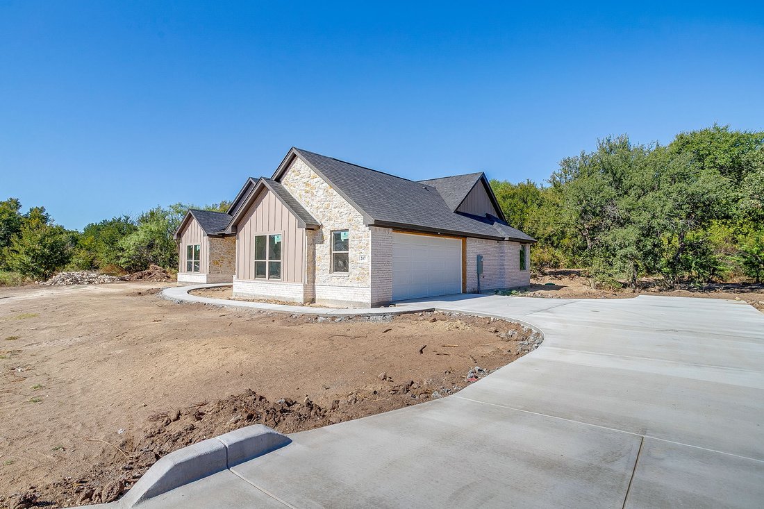 House in Weatherford, Texas, United States 2 - 18908176