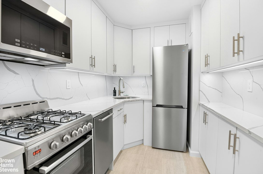Co Op in New York, New York, United States 5 - 18910652