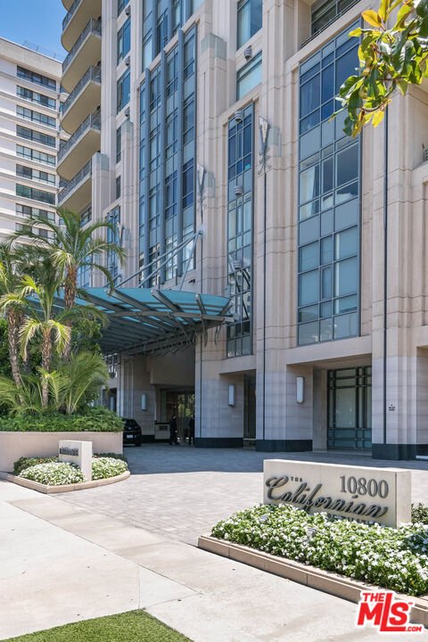 Condo in Los Angeles, California, United States 3 - 18913438