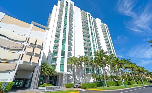 Condo in Miami Beach, Florida, United States 1