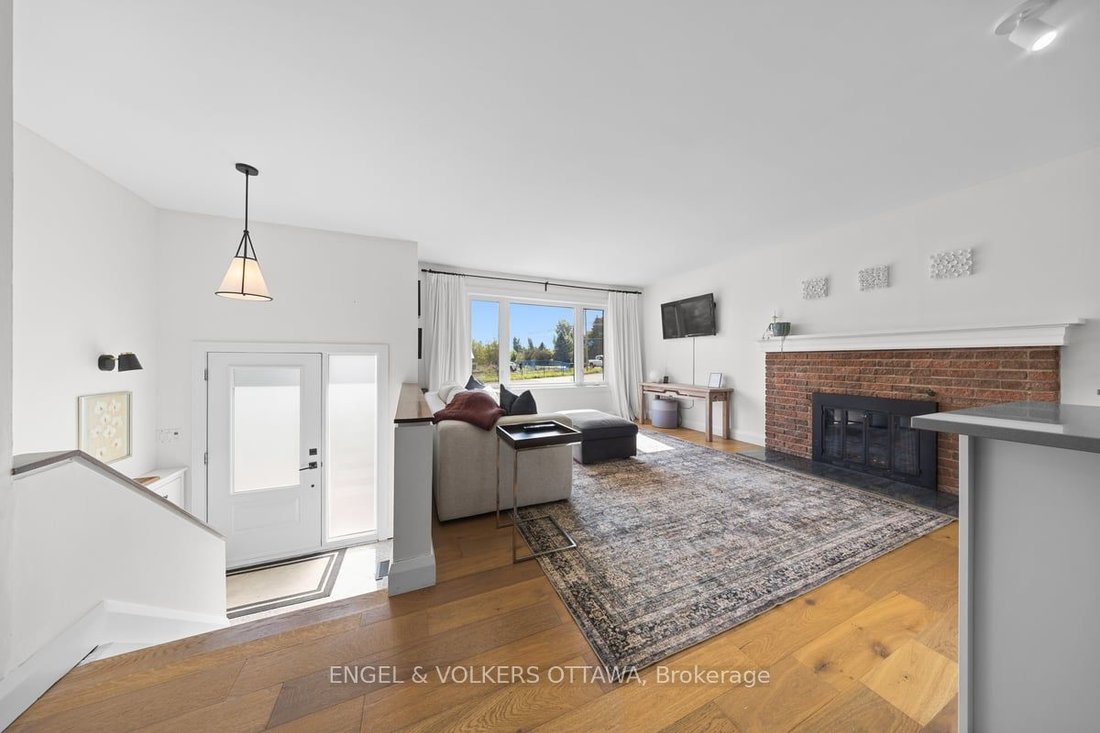 House in Ottawa, Ontario, Canada 5 - 18910859