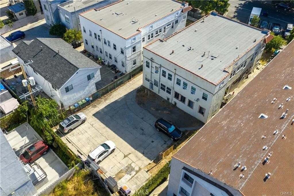 Los Angeles, California, United States 2 - 18910181