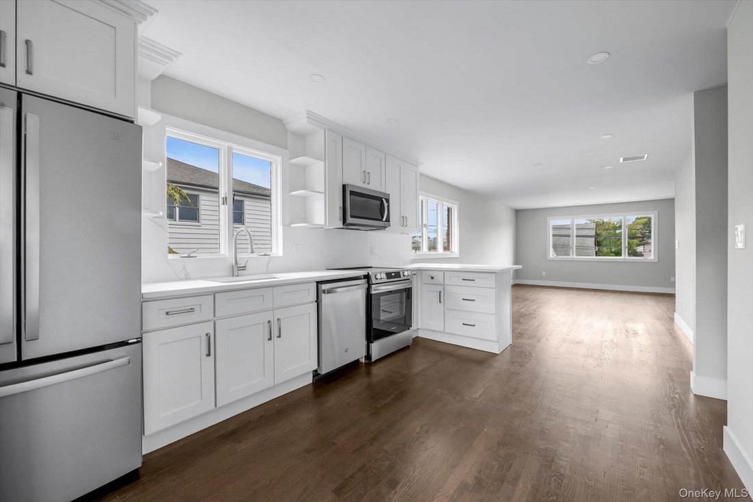 Port Washington, New York, United States 5 - 18917478
