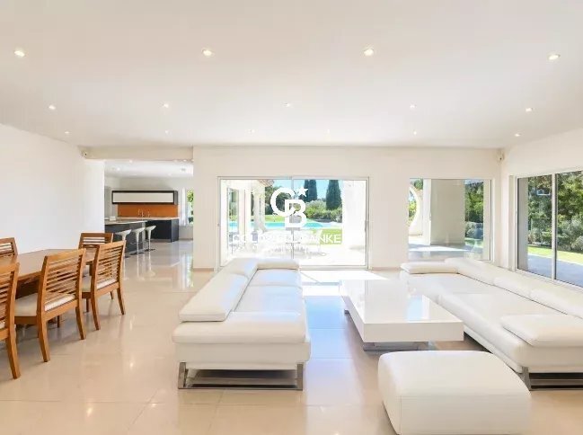 Villa in Carqueiranne, Provence-Alpes-Côte d'Azur, France 2 - 14280177