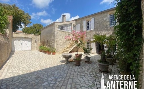 House in Saint-Georges-d'Oleron, Nouvelle-Aquitaine, France 1