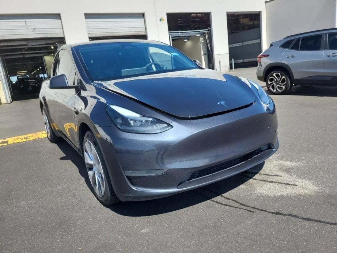 Suv in Newport Beach, CA, United States 3 - 18913920