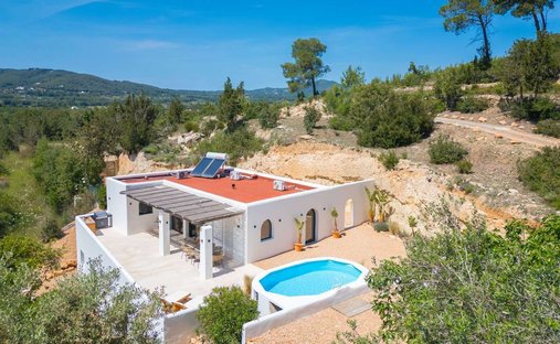Villa in Santa Eularia des Riu, Balearic Islands, Spain 1