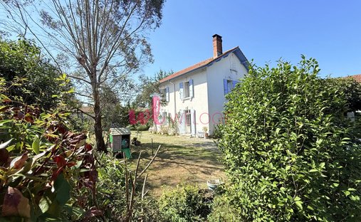 House in Orist, Nouvelle-Aquitaine, France 1