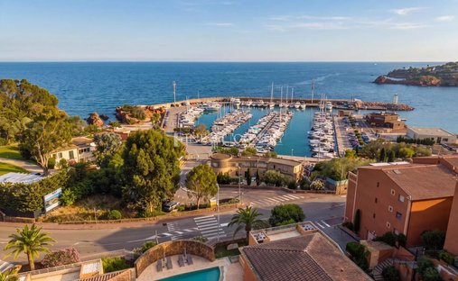 Penthouse in Théoule-sur-Mer, Provence-Alpes-Côte d'Azur, France 1
