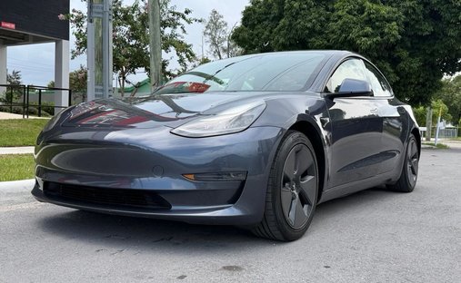 2021 Tesla Model 3 Standard Range Plus Sedan 4D in Miami, FL, United States 1