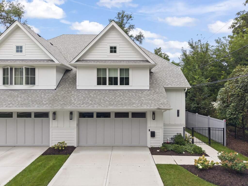 Townhouse in Naperville, Illinois, United States 1 - 18809379