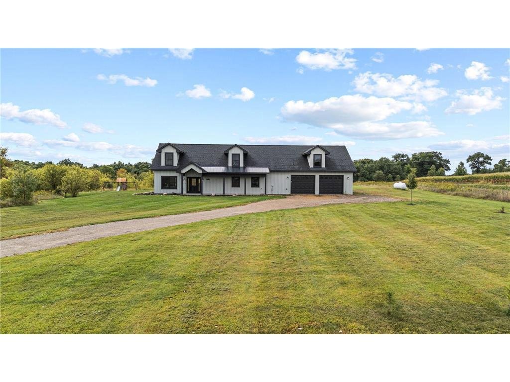 House in Amery, Wisconsin, United States 4 - 18909614