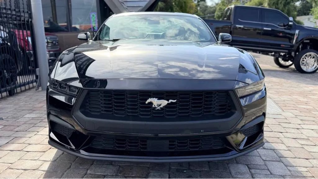 Coupe in Tampa, FL, United States 5 - 18911839