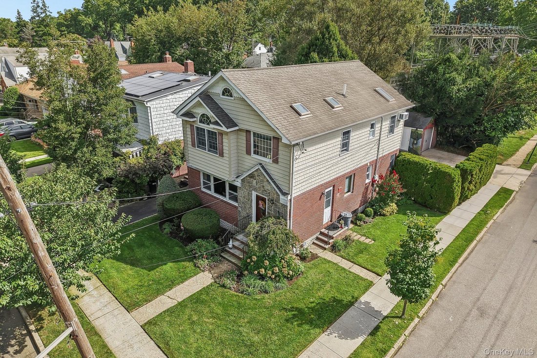 House in Garden City, New York, United States 2 - 18905786