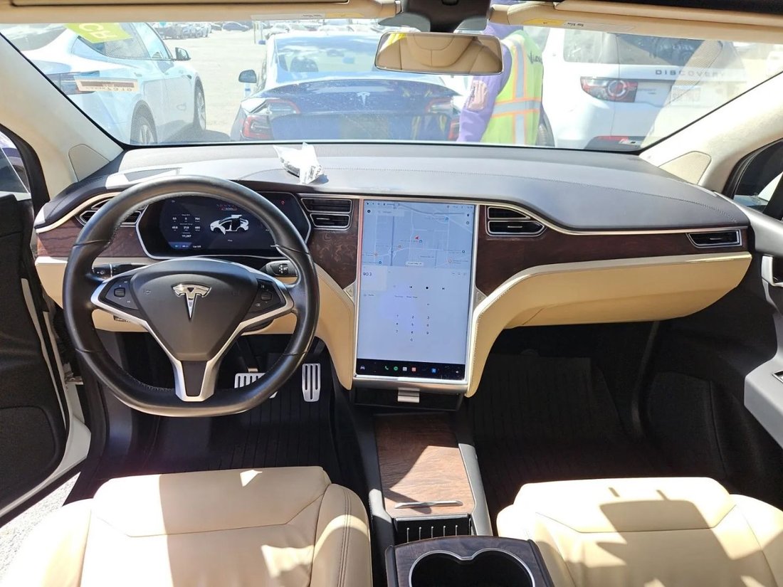 Suv in Riverside, CA, United States 5 - 18913866