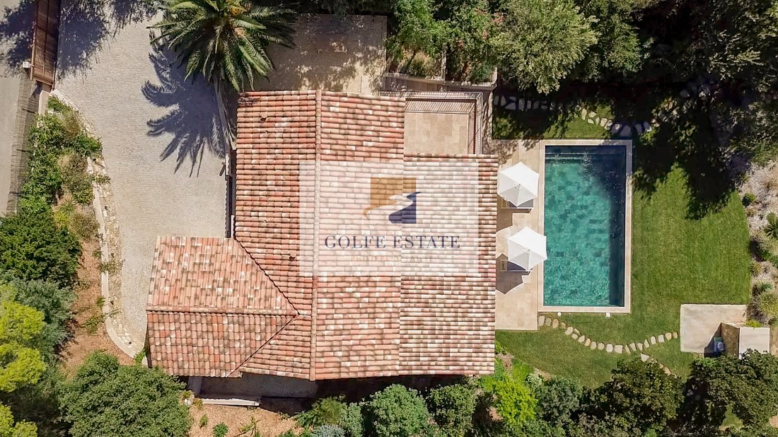 Villa in La Croix-Valmer, Provence-Alpes-Côte d'Azur, France 2 - 18911249