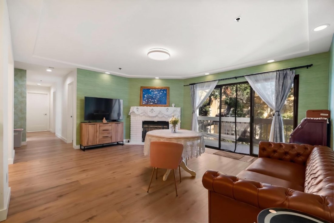 Condo in Palo Alto, California, United States 1 - 18909439